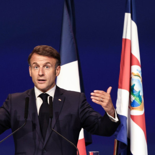 Macron avertizează asupra riscului de a nega prioritatea climei