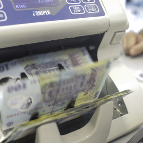 Guvernul vrea să plafoneze pensiile și salariile și anul viitor. Anunțul făcut de Ilie Bolojan