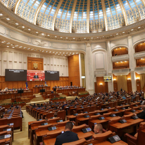 Coaliția a găsit un artificiu prin care să taie subvenția partidelor, fără să umble prea mult la bani. Sumele rămân uriașe