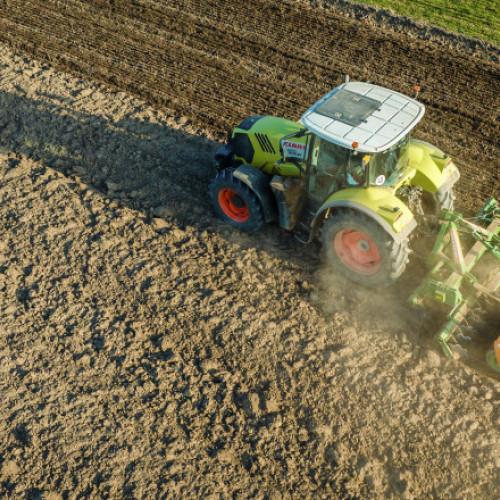 MAE: România urmăreşte protejarea agricultorilor români simultan cu continuarea sprijinului pentru Ucraina