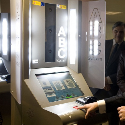 Nou sistem biometric la frontiere pentru vizitatorii din afara UE: Ce se schimbă din octombrie