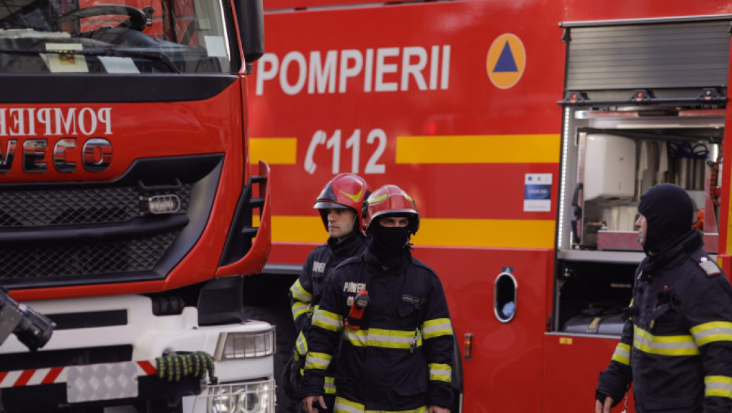 Incendiu la o anexă a bisericii din Dudeștii Noi cu 35 de copii evacuați
