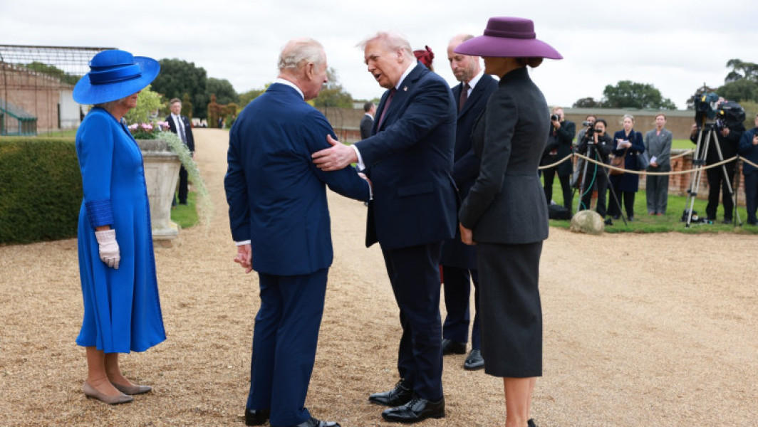 Cadouri simbolice schimbate între cuplul regal britanic și președintele american Donald Trump